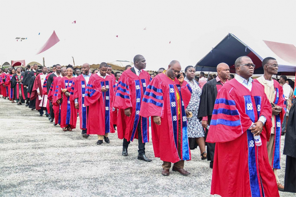 A picture of convocation members