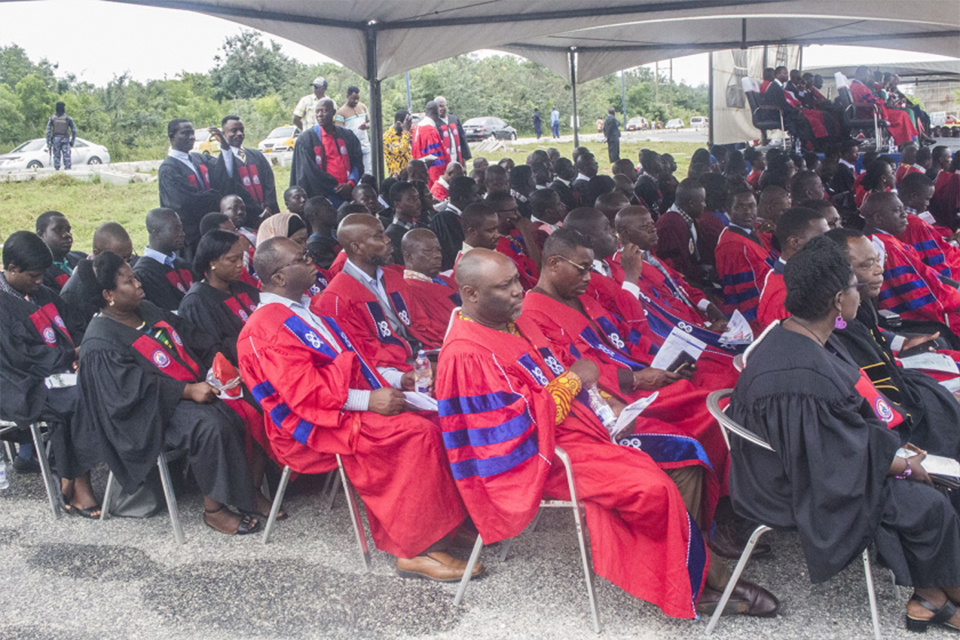A picture of convocation members