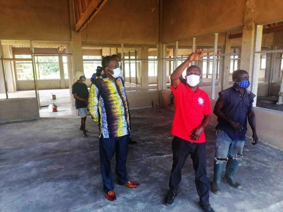 Vice-Chancellor conducted around by the Farm Manager 