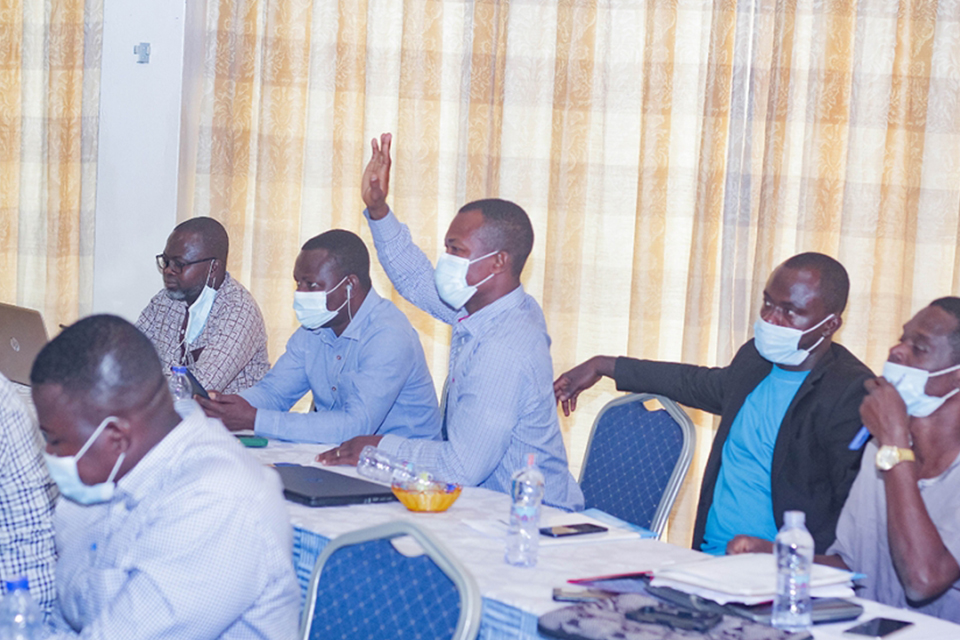 Participant raised hand to make a contribution 