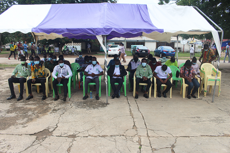 A group photograph of participants 