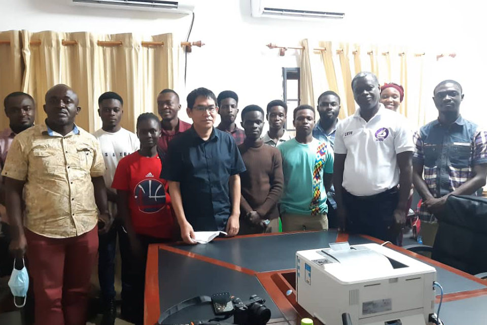 Organisers of the competition in a group picture with participants and some lecturers from the Department of Graphic Design, UEW