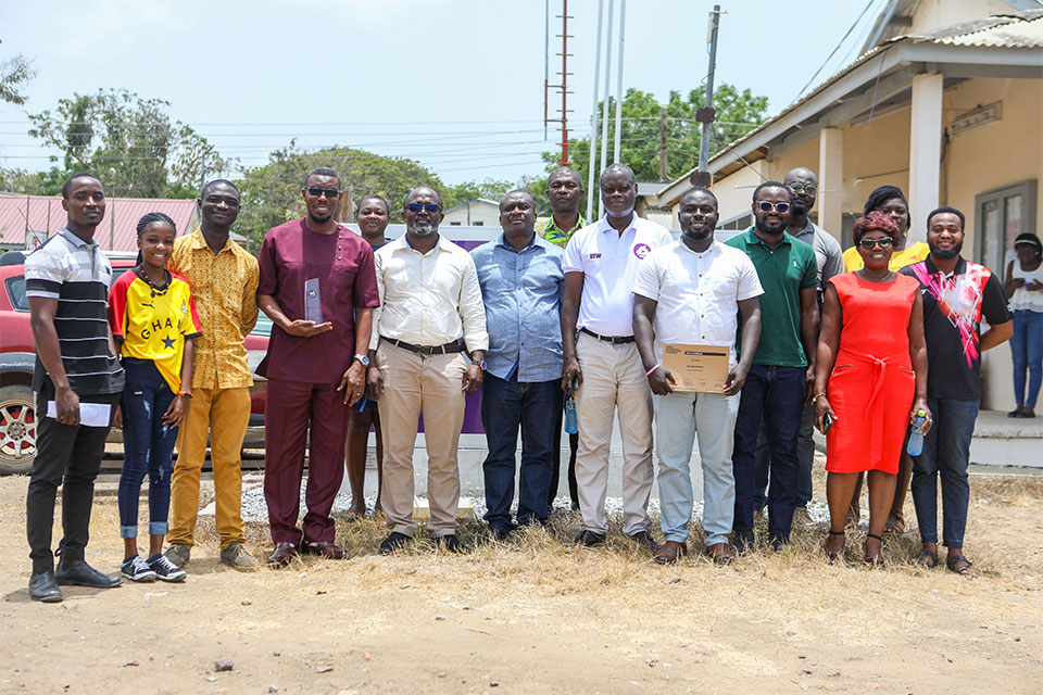 A group photograph after the presentation 