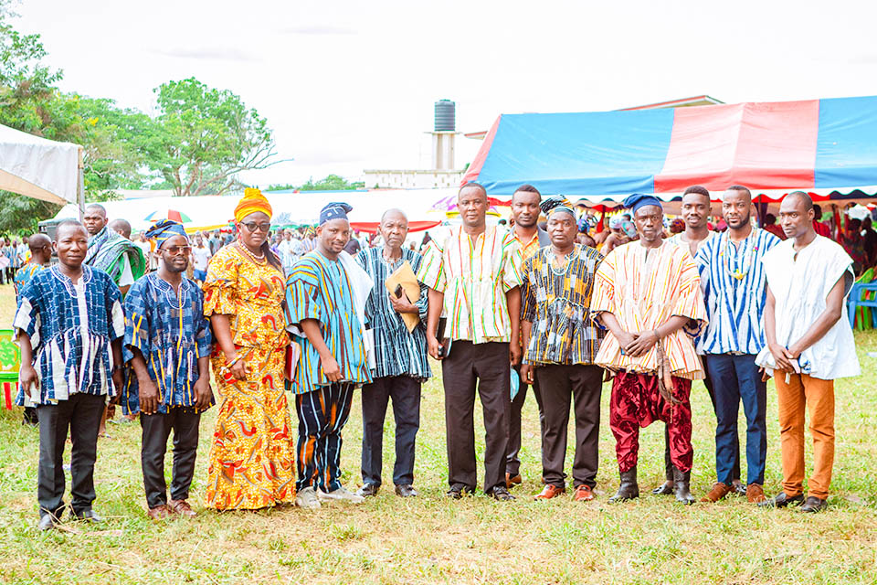 Dignitaries in a group picture after the ceremony 