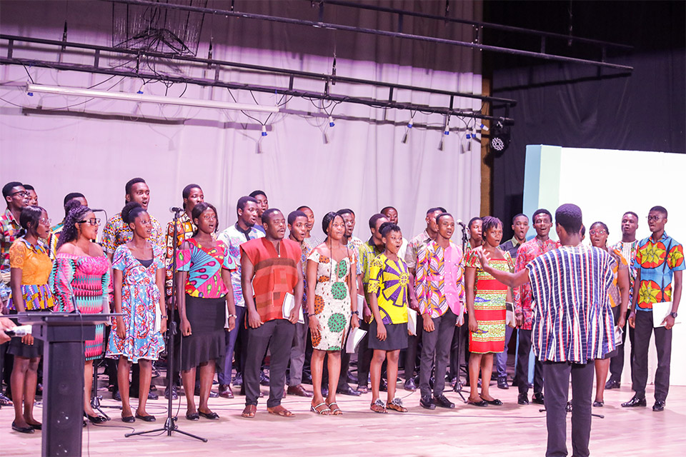 The University Choir in action 