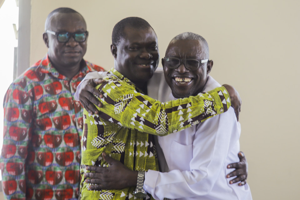 Prof. Avea Nsoh and Prof. Adzahlie-Mensah exchaning plesantries 