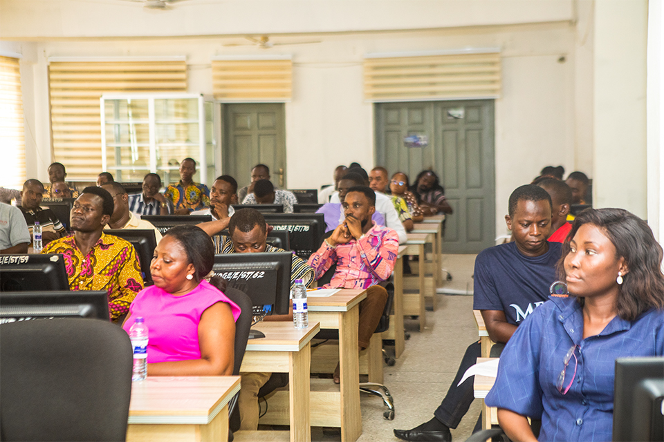 A cross-section of faculty members who attended the seminar 