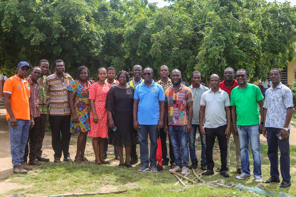 UEW faculty and University Practice, South A&B Junior High School teachers in a pose