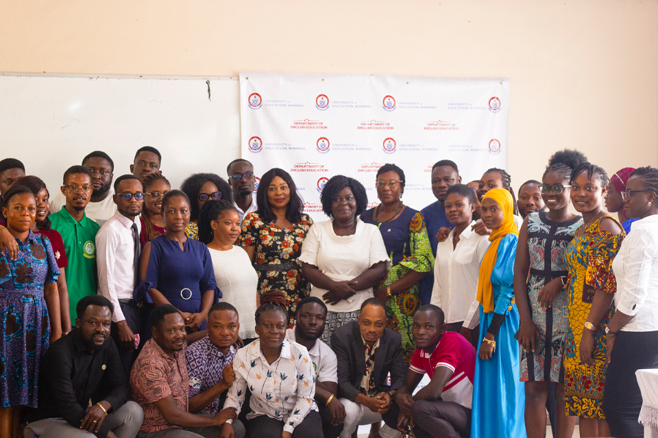 A group picture of faculty and students 